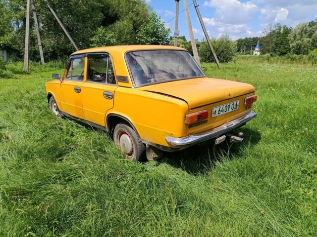 Желтый ВАЗ 2101, объемом двигателя 1.3 л и пробегом 150 тыс. км за 350 $, фото 4 на Automoto.ua