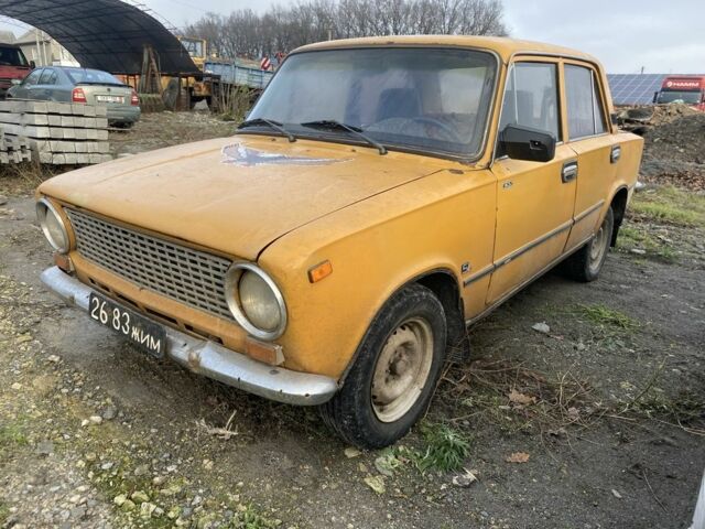Желтый ВАЗ 2101, объемом двигателя 0 л и пробегом 100 тыс. км за 342 $, фото 1 на Automoto.ua