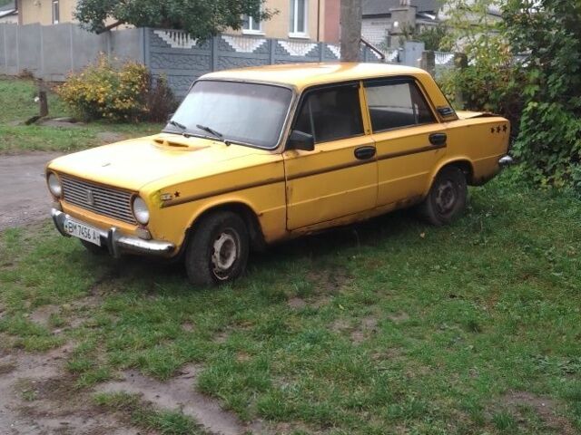 Желтый ВАЗ 2101, объемом двигателя 1.2 л и пробегом 100 тыс. км за 121 $, фото 1 на Automoto.ua