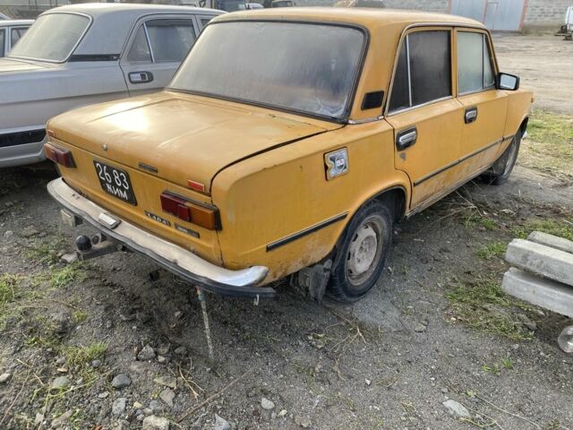 Желтый ВАЗ 2101, объемом двигателя 0 л и пробегом 100 тыс. км за 342 $, фото 3 на Automoto.ua