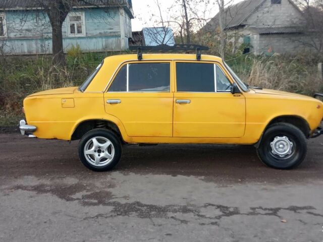 Желтый ВАЗ 2101, объемом двигателя 1.3 л и пробегом 330 тыс. км за 446 $, фото 10 на Automoto.ua