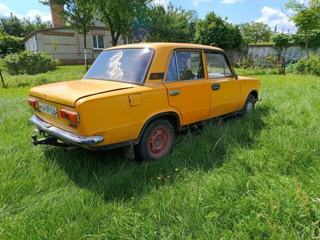Желтый ВАЗ 2101, объемом двигателя 1.3 л и пробегом 150 тыс. км за 350 $, фото 3 на Automoto.ua