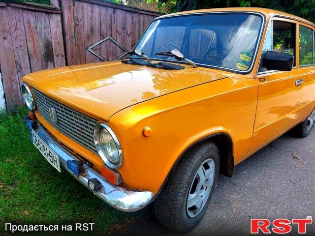 Желтый ВАЗ 2101, объемом двигателя 1.3 л и пробегом 110 тыс. км за 999 $, фото 9 на Automoto.ua