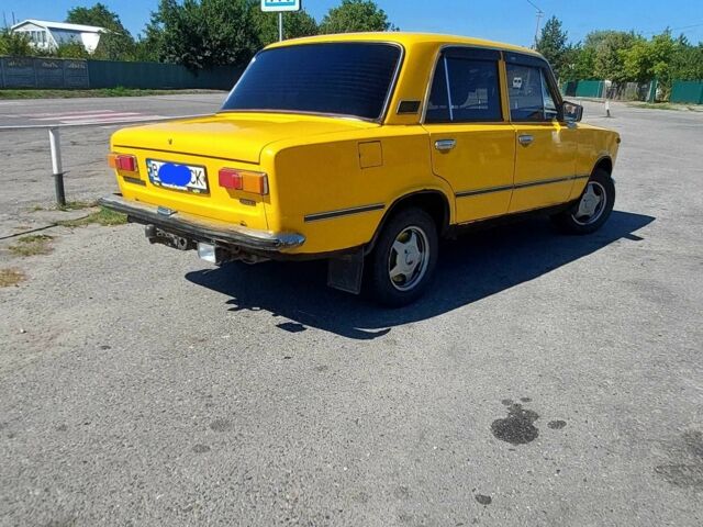 Желтый ВАЗ 2101, объемом двигателя 1.3 л и пробегом 99 тыс. км за 1086 $, фото 2 на Automoto.ua
