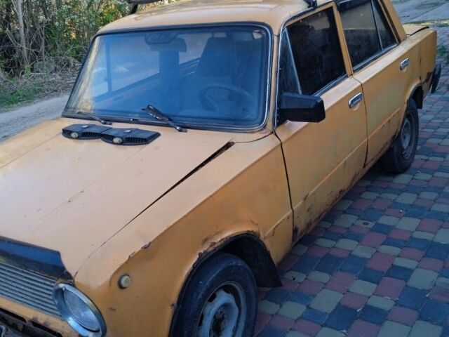 Желтый ВАЗ 2101, объемом двигателя 2 л и пробегом 678 тыс. км за 146 $, фото 5 на Automoto.ua