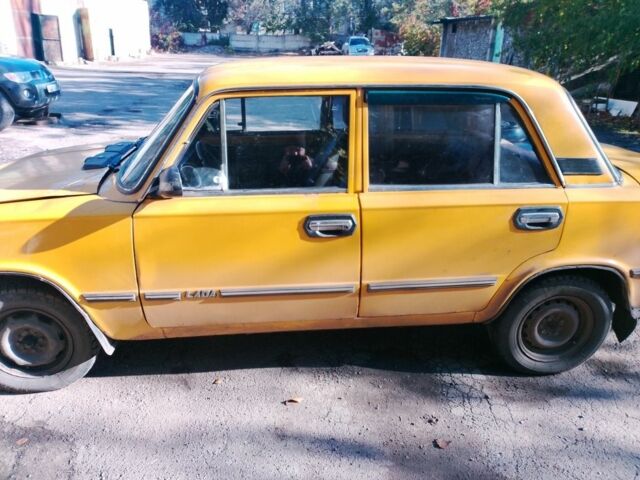 Желтый ВАЗ 2101, объемом двигателя 0 л и пробегом 350 тыс. км за 409 $, фото 1 на Automoto.ua