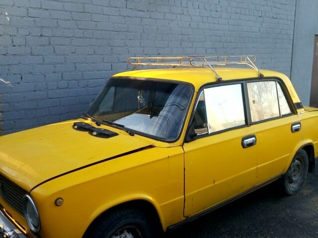Желтый ВАЗ 2101, объемом двигателя 0 л и пробегом 999 тыс. км за 237 $, фото 1 на Automoto.ua