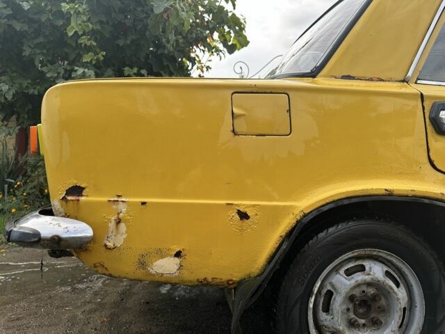 ВАЗ 2101 1982 у Луцьку на Automoto.ua Жовтий ВАЗ 2101, об'ємом двигуна 1.5 л та пробігом 200 тис. км за 286 $, фото 5 на Automoto.ua