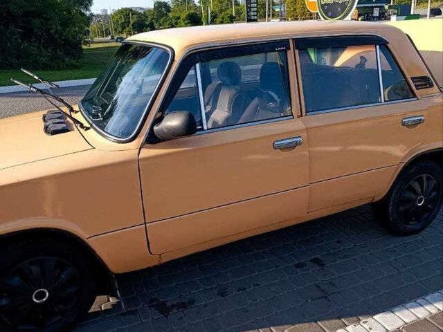 Жовтий ВАЗ 2101, об'ємом двигуна 1.2 л та пробігом 86 тис. км за 601 $, фото 3 на Automoto.ua