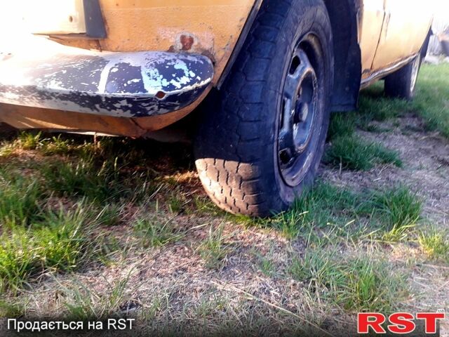 Желтый ВАЗ 2101, объемом двигателя 1.2 л и пробегом 568 тыс. км за 270 $, фото 7 на Automoto.ua