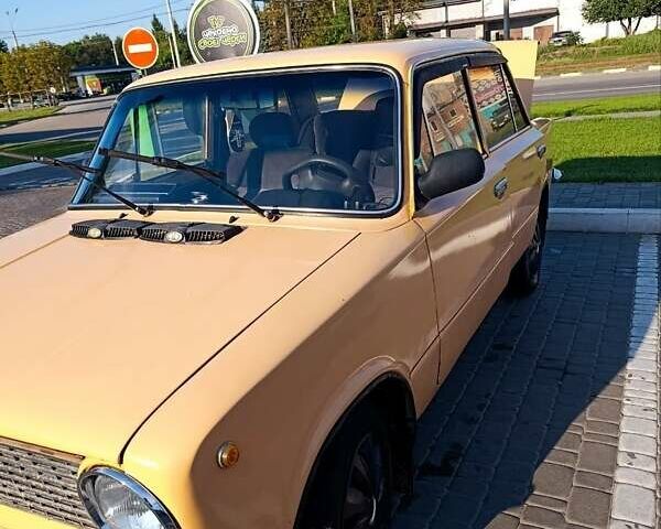 Желтый ВАЗ 2101, объемом двигателя 1.2 л и пробегом 86 тыс. км за 477 $, фото 2 на Automoto.ua