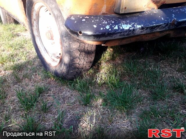 Желтый ВАЗ 2101, объемом двигателя 1.2 л и пробегом 568 тыс. км за 270 $, фото 6 на Automoto.ua