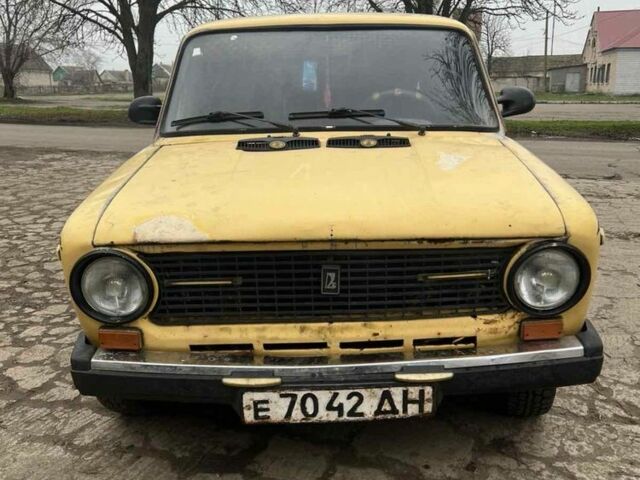 Желтый ВАЗ 2101, объемом двигателя 0 л и пробегом 1 тыс. км за 331 $, фото 4 на Automoto.ua