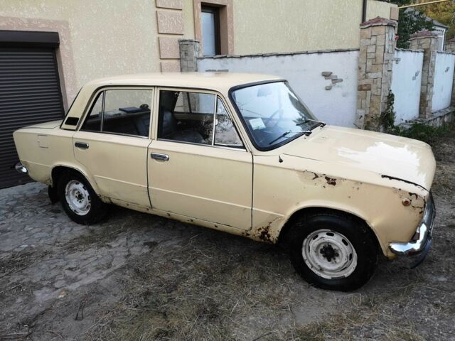 Желтый ВАЗ 2101, объемом двигателя 0 л и пробегом 67 тыс. км за 406 $, фото 4 на Automoto.ua