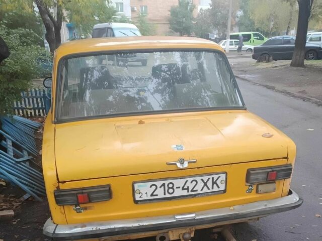 Желтый ВАЗ 2101, объемом двигателя 1.5 л и пробегом 300 тыс. км за 363 $, фото 2 на Automoto.ua
