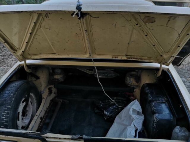 Желтый ВАЗ 2101, объемом двигателя 0 л и пробегом 67 тыс. км за 406 $, фото 9 на Automoto.ua