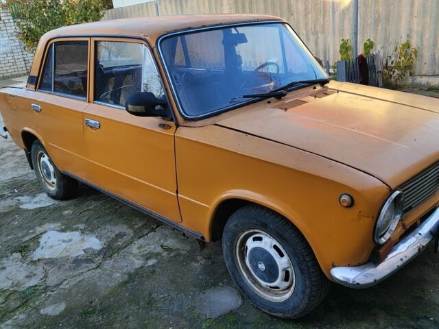 Желтый ВАЗ 2101, объемом двигателя 1.2 л и пробегом 777 тыс. км за 476 $, фото 5 на Automoto.ua