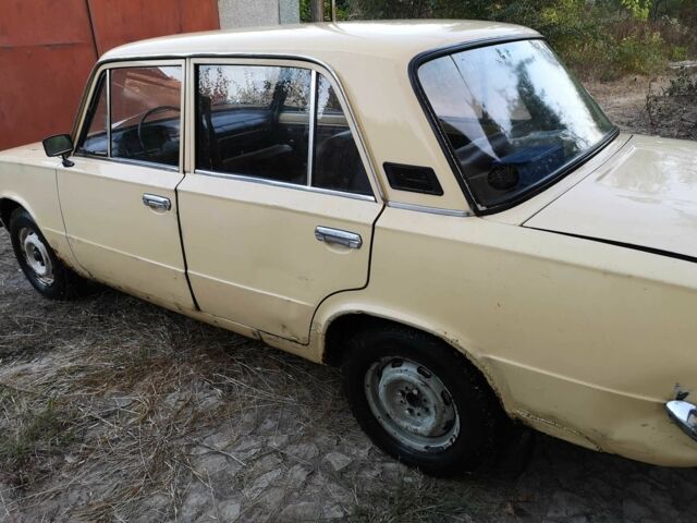 Желтый ВАЗ 2101, объемом двигателя 0 л и пробегом 67 тыс. км за 406 $, фото 6 на Automoto.ua