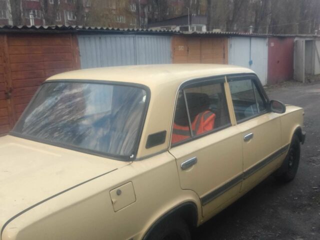 Желтый ВАЗ 2101, объемом двигателя 1.2 л и пробегом 75 тыс. км за 546 $, фото 2 на Automoto.ua