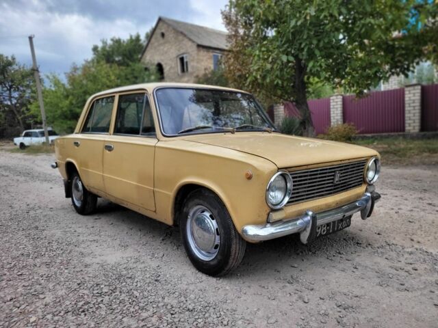 Жовтий ВАЗ 2101, об'ємом двигуна 1.3 л та пробігом 100 тис. км за 945 $, фото 3 на Automoto.ua