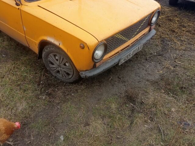 Желтый ВАЗ 2101, объемом двигателя 1 л и пробегом 23 тыс. км за 400 $, фото 1 на Automoto.ua
