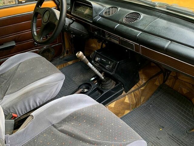 Желтый ВАЗ 2101, объемом двигателя 1.3 л и пробегом 170 тыс. км за 550 $, фото 4 на Automoto.ua