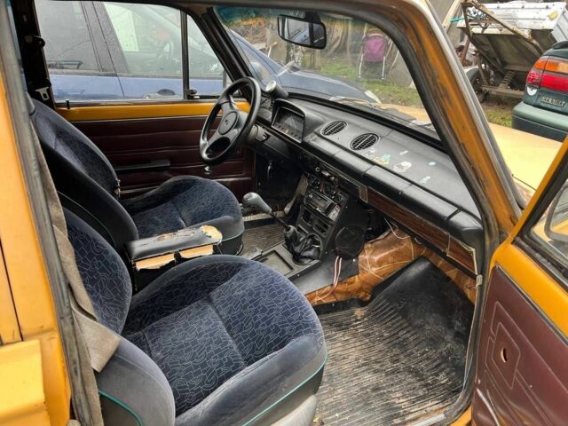 Желтый ВАЗ 2101, объемом двигателя 0 л и пробегом 1000 тыс. км за 300 $, фото 3 на Automoto.ua