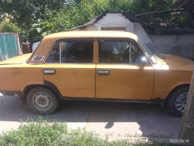 Желтый ВАЗ 2101, объемом двигателя 1.3 л и пробегом 290 тыс. км за 363 $, фото 1 на Automoto.ua