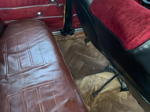 Желтый ВАЗ 2101, объемом двигателя 1.3 л и пробегом 1 тыс. км за 379 $, фото 5 на Automoto.ua