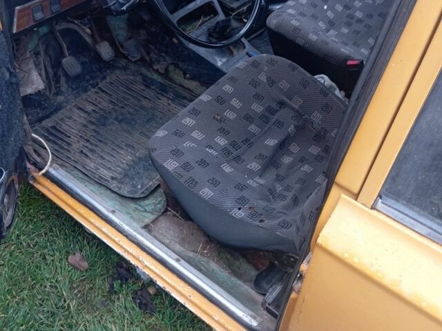 Желтый ВАЗ 2101, объемом двигателя 1.2 л и пробегом 45 тыс. км за 379 $, фото 6 на Automoto.ua