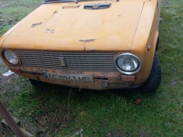 Желтый ВАЗ 2101, объемом двигателя 1.2 л и пробегом 45 тыс. км за 379 $, фото 4 на Automoto.ua
