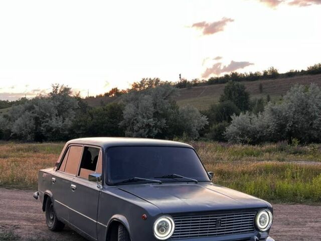 Серый ВАЗ 2101, объемом двигателя 1.3 л и пробегом 300 тыс. км за 761 $, фото 3 на Automoto.ua