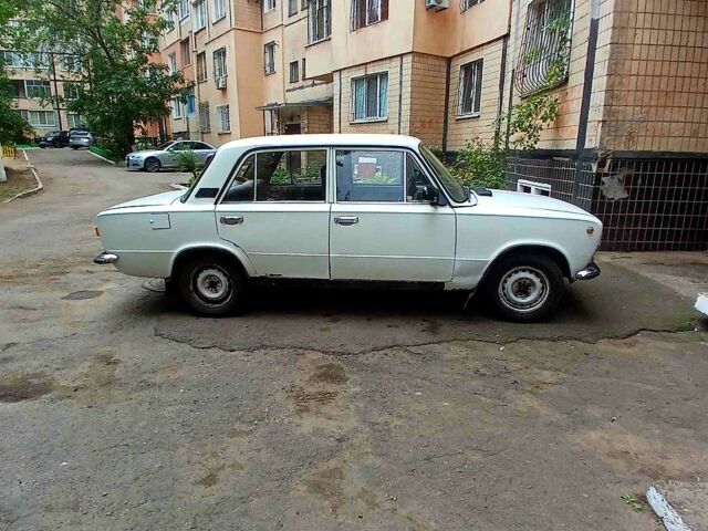 Сірий ВАЗ 2101, об'ємом двигуна 1.2 л та пробігом 210 тис. км за 600 $, фото 2 на Automoto.ua