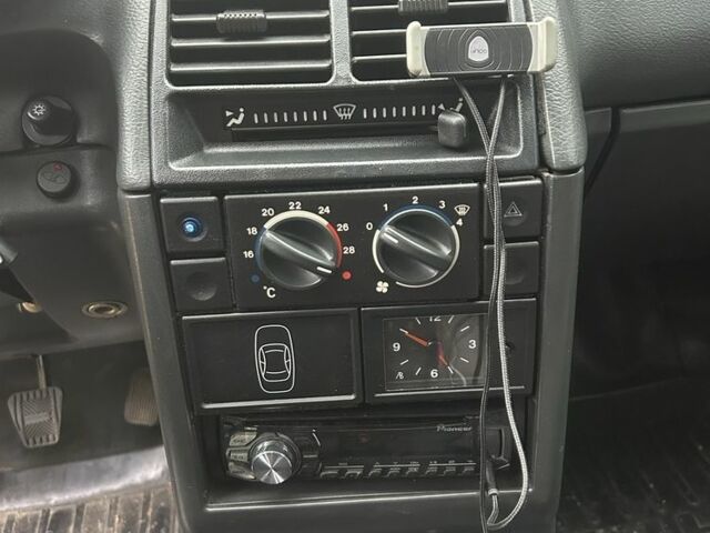Сірий ВАЗ 2101, об'ємом двигуна 1.6 л та пробігом 77 тис. км за 3200 $, фото 9 на Automoto.ua