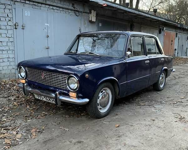 Синий ВАЗ 2101, объемом двигателя 1.2 л и пробегом 888 тыс. км за 800 $, фото 2 на Automoto.ua