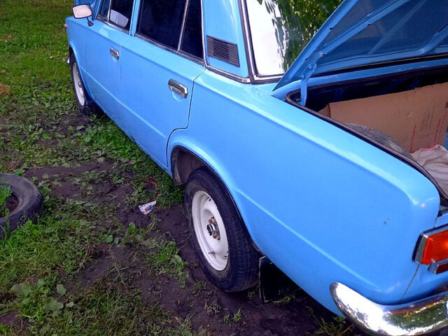 Синий ВАЗ 2101, объемом двигателя 1.2 л и пробегом 9 тыс. км за 950 $, фото 3 на Automoto.ua