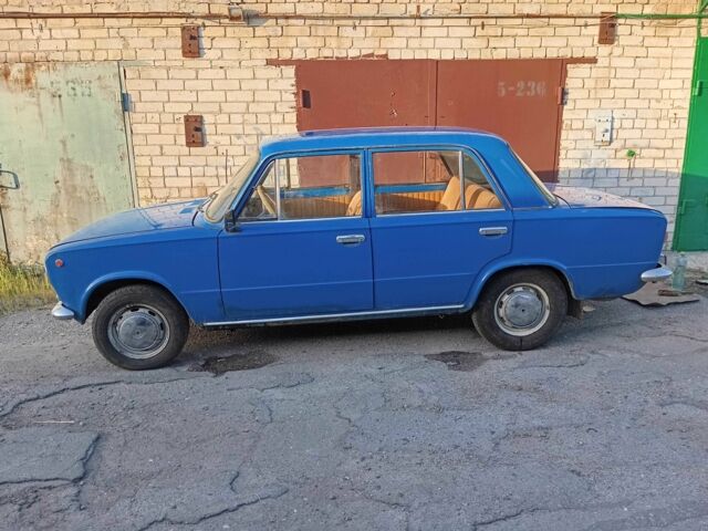 Синий ВАЗ 2101, объемом двигателя 1.2 л и пробегом 42 тыс. км за 949 $, фото 2 на Automoto.ua