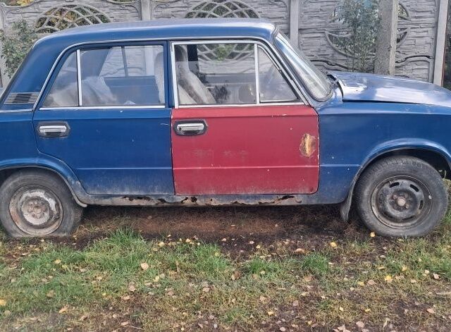 Синий ВАЗ 2101, объемом двигателя 1.3 л и пробегом 200 тыс. км за 313 $, фото 3 на Automoto.ua