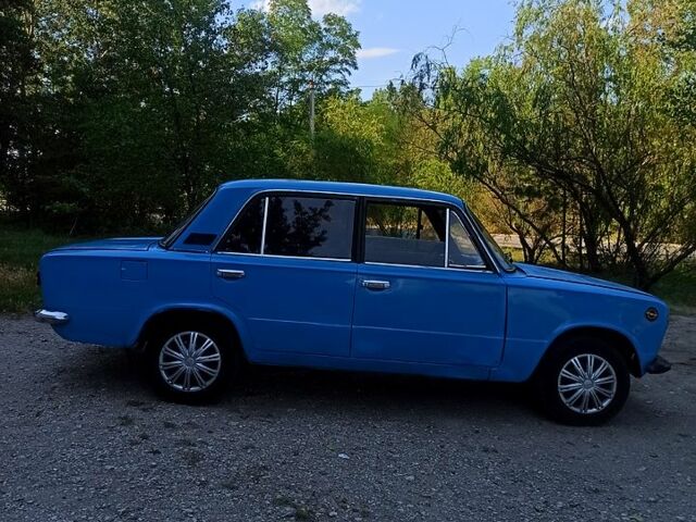 Синий ВАЗ 2101, объемом двигателя 1.5 л и пробегом 0 тыс. км за 500 $, фото 2 на Automoto.ua