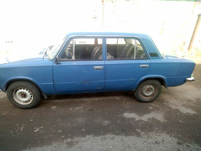 Синій ВАЗ 2101, об'ємом двигуна 1.3 л та пробігом 178 тис. км за 642 $, фото 3 на Automoto.ua