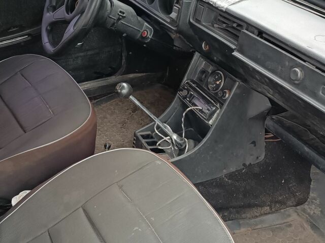 ВАЗ 2101 1983 в Первомайск на Automoto.ua Синий ВАЗ 2101, объемом двигателя 1 л и пробегом 100 тыс. км за 400 $, фото 6 на Automoto.ua