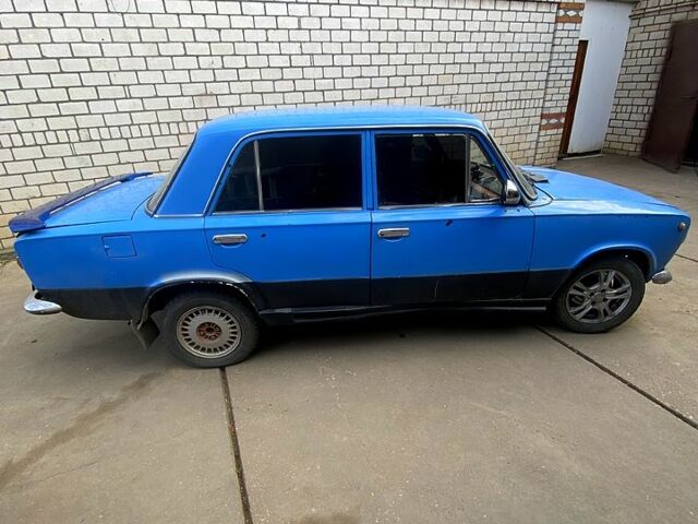 Синий ВАЗ 2101, объемом двигателя 15 л и пробегом 300 тыс. км за 599 $, фото 1 на Automoto.ua