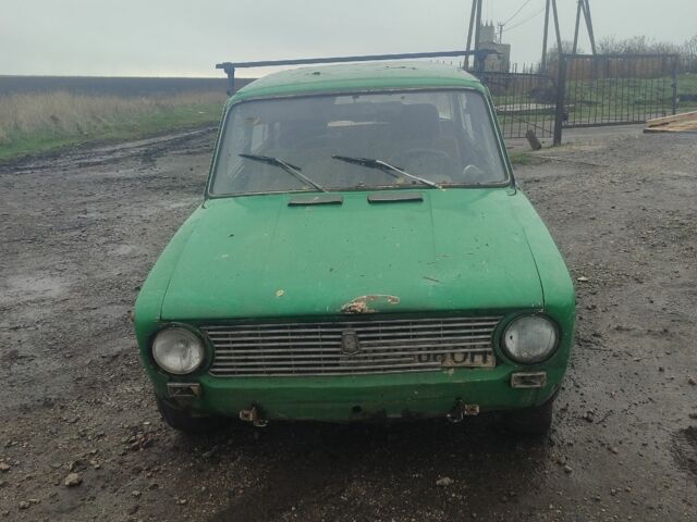 Зеленый ВАЗ 2101, объемом двигателя 1 л и пробегом 860 тыс. км за 300 $, фото 3 на Automoto.ua