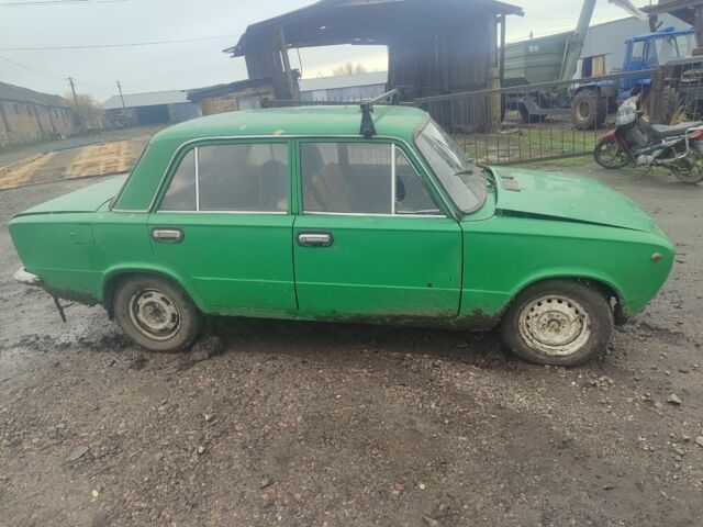 Зеленый ВАЗ 2101, объемом двигателя 1 л и пробегом 860 тыс. км за 300 $, фото 1 на Automoto.ua