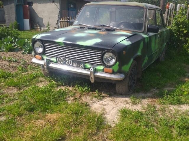 Зеленый ВАЗ 2101, объемом двигателя 1 л и пробегом 70 тыс. км за 11500 $, фото 1 на Automoto.ua