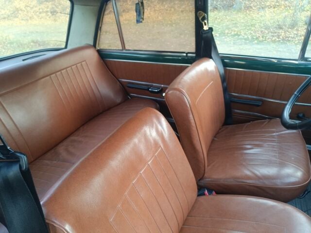 Зеленый ВАЗ 2101, объемом двигателя 1 л и пробегом 150 тыс. км за 572 $, фото 2 на Automoto.ua