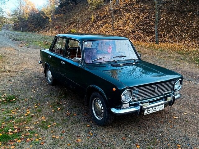 Зеленый ВАЗ 2101, объемом двигателя 1.1 л и пробегом 100 тыс. км за 600 $, фото 2 на Automoto.ua
