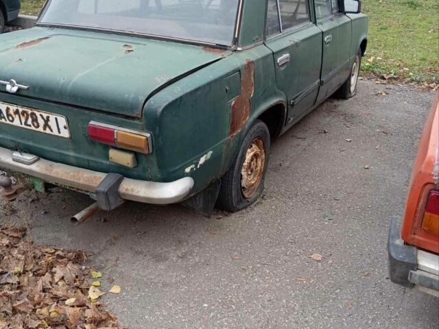 Зелений ВАЗ 2101, об'ємом двигуна 1 л та пробігом 999 тис. км за 238 $, фото 2 на Automoto.ua