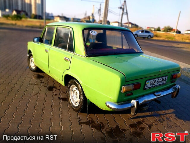 Зеленый ВАЗ 2101, объемом двигателя 1.2 л и пробегом 350 тыс. км за 500 $, фото 4 на Automoto.ua