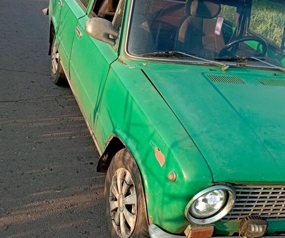 Зеленый ВАЗ 2101, объемом двигателя 1 л и пробегом 350 тыс. км за 481 $, фото 5 на Automoto.ua